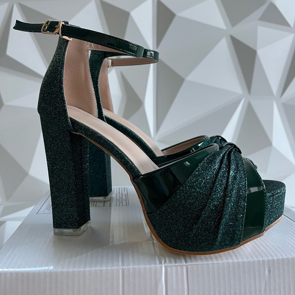 Elegant Green Glitter Platform Heels Size: 38 (7) - Picture 9 of 14